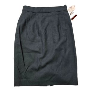 NWT Gianni Wool Pencil Skirt Size 2 Petite